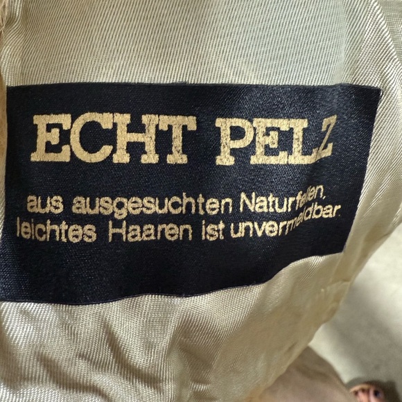 Luxurious and Rare Tan Zebra Fox Fur Coat 1960/70s - Picture 5 of 5